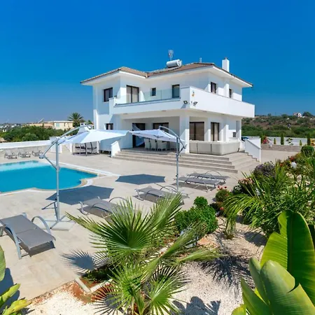 The Secret To Enjoying Your 5 Star With Private Pool & Hot Tub, Protaras 1510 וילה