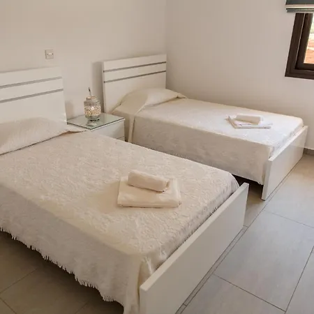 The Secret To Enjoying Your 5 Star With Private Pool & Hot Tub, Protaras 1510 别墅 *