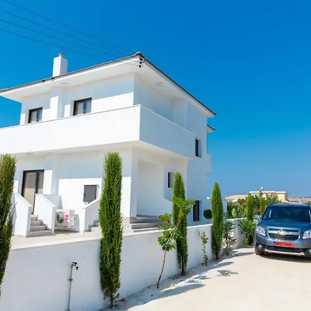 别墅 The Secret To Enjoying Your 5 Star With Private Pool & Hot Tub, Protaras 1510 *
